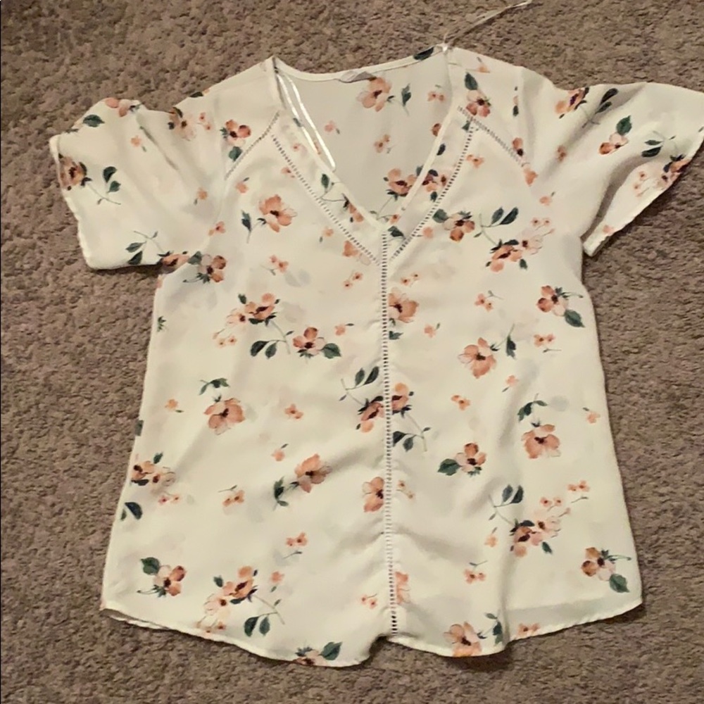 Flower shirt, perfect for the spring